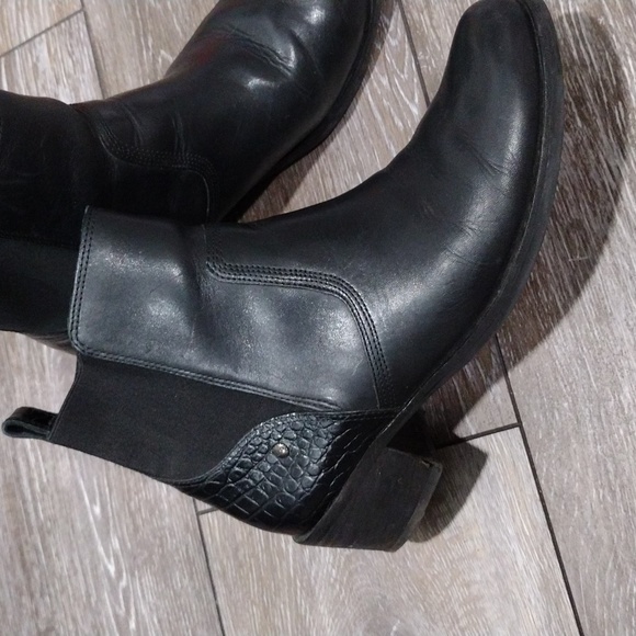 UGG black leather ankle booties with croc print heels. Size 8 - Picture 3 of 14
